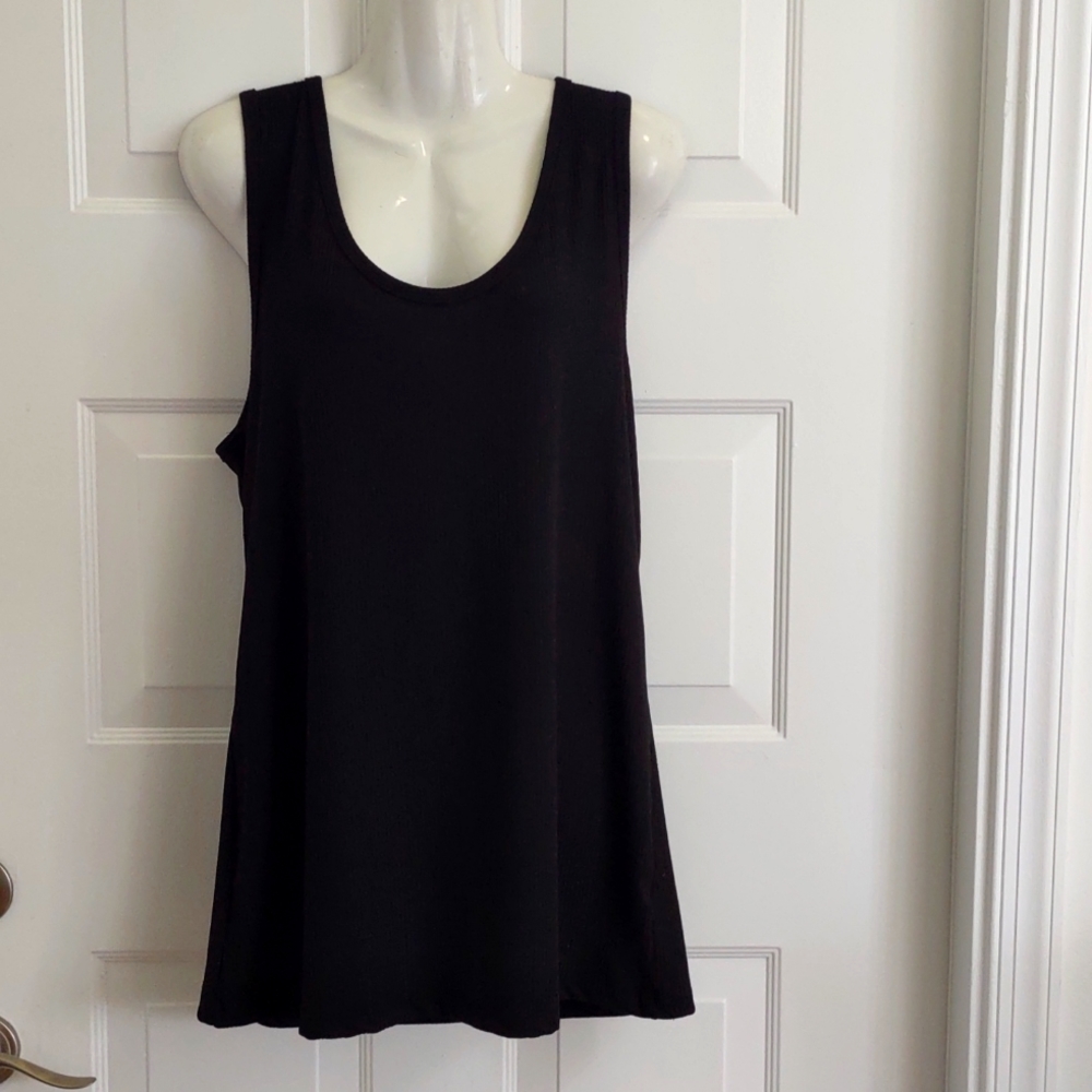 Splash Scoop Neck Solid Tank Top